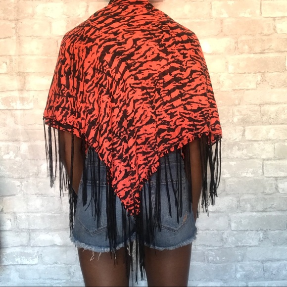 EXPRESS | Zebra print multi-Wearable scarf - Picture 3 of 8